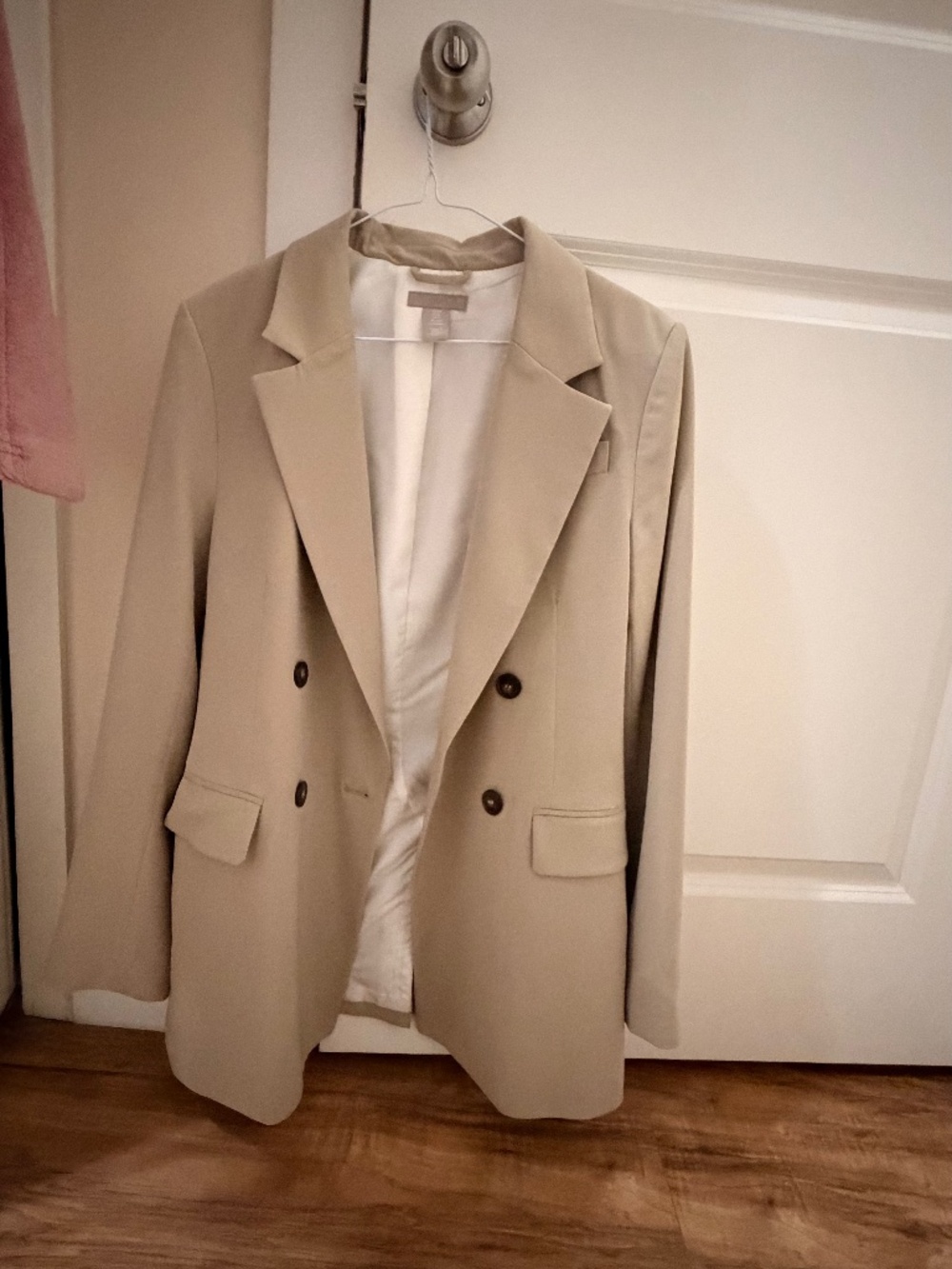 BLAZER, DRESS AND JEANS